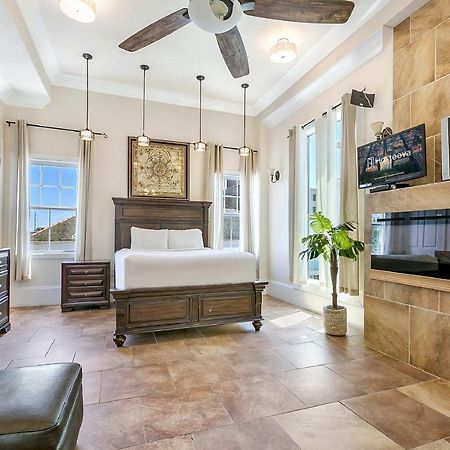Spacious 4Br Condo On Carondelet Near All Hot Spo New Orleans Exterior photo