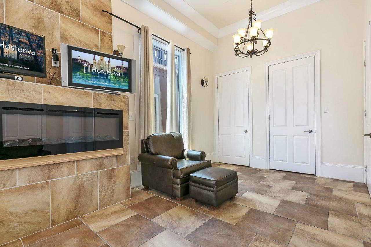 Spacious 4Br Condo On Carondelet Near All Hot Spo New Orleans Exterior photo